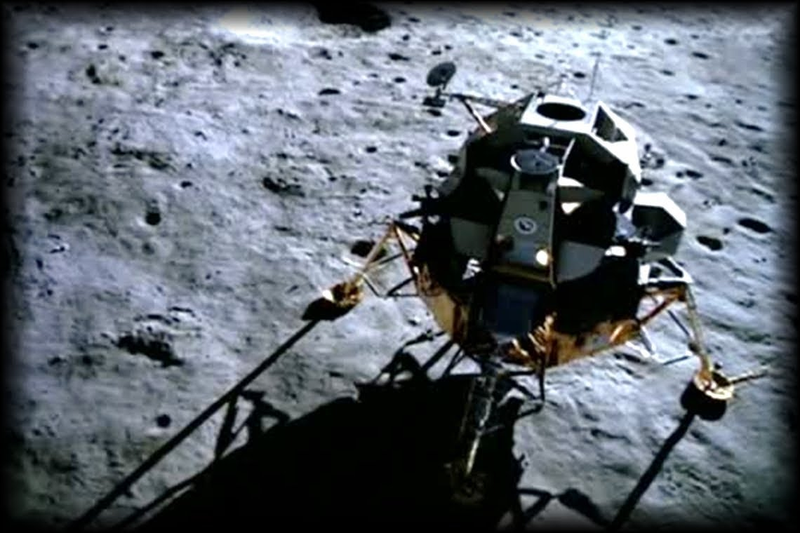 Illustration for article titled Avión Caravionzalez - Episodio II. "From the Earth to the Moon"